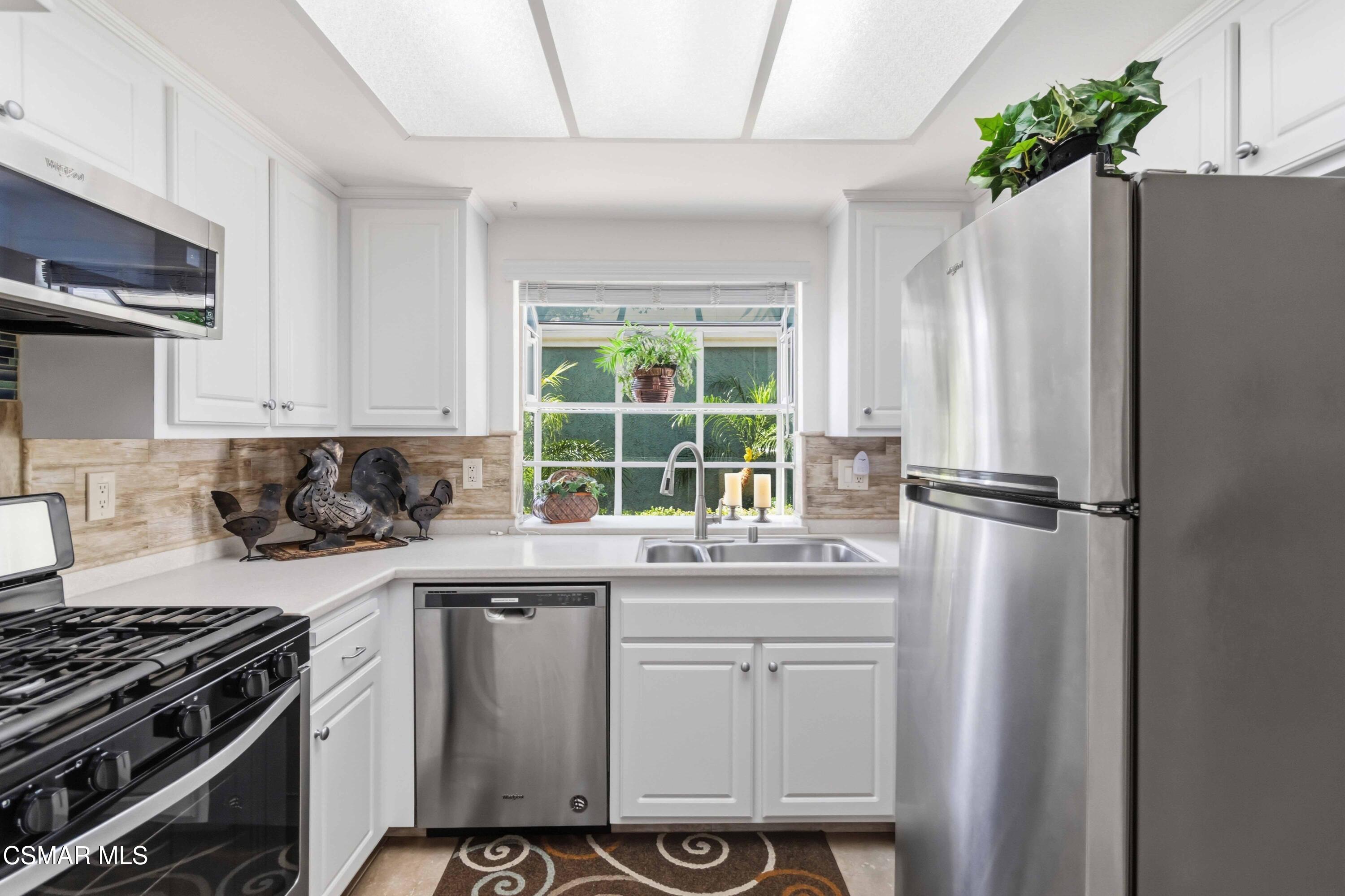 1962 Rory Lane, Unit 1 Simi Valley, CA 93063 - Photo 12 of 42 015