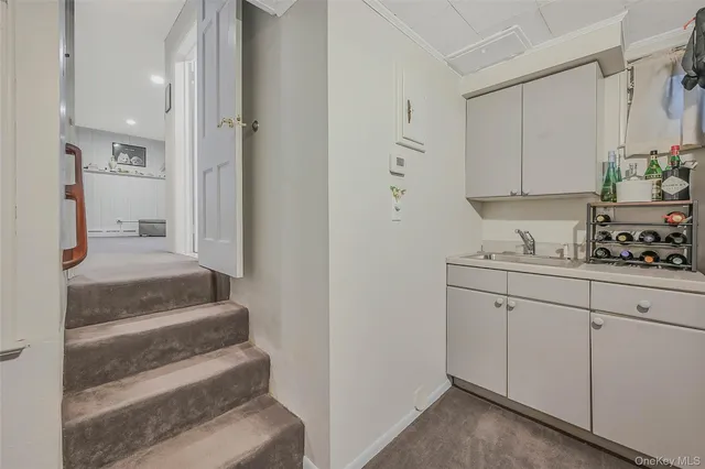 $1,175,000 | 746 Sound View Road, Mill Neck, NY 11765