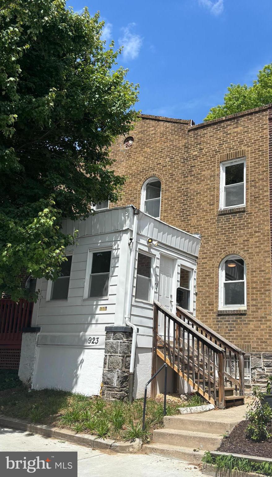 923 Edgemore Road Philadelphia, PA 19151 - Photo 12 of 14 Welcome to 923 Edgemore!