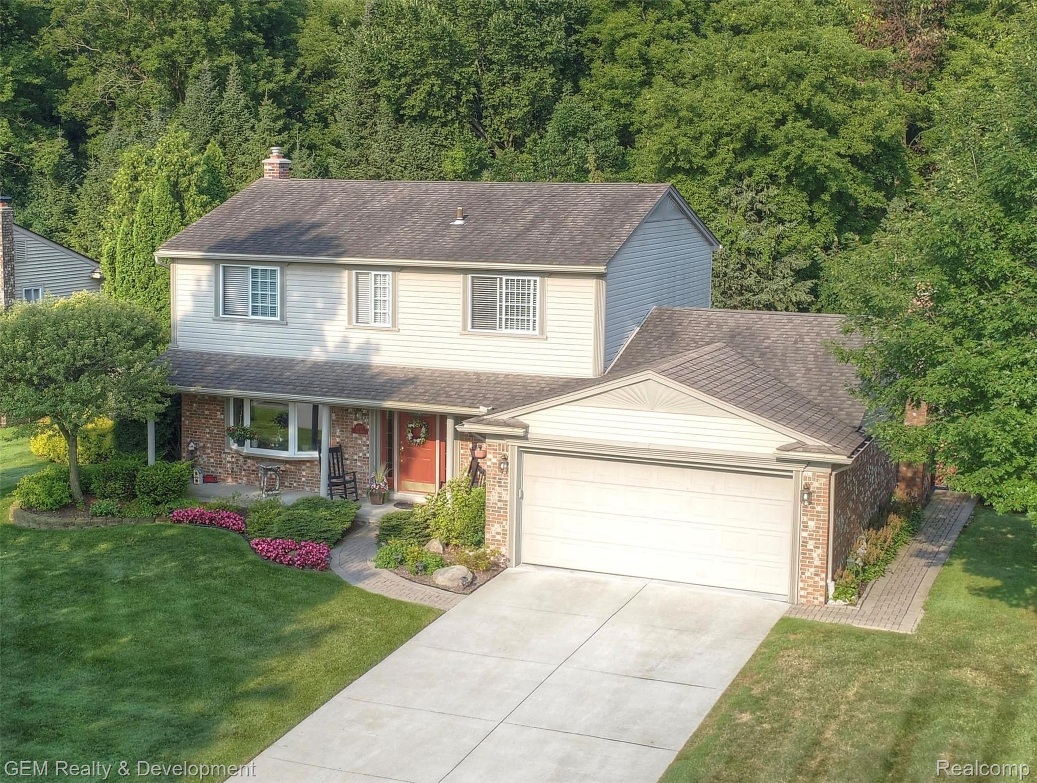 18725 Gill Road Livonia, MI 48152 - Photo 1 of 36 unnamed.jpg