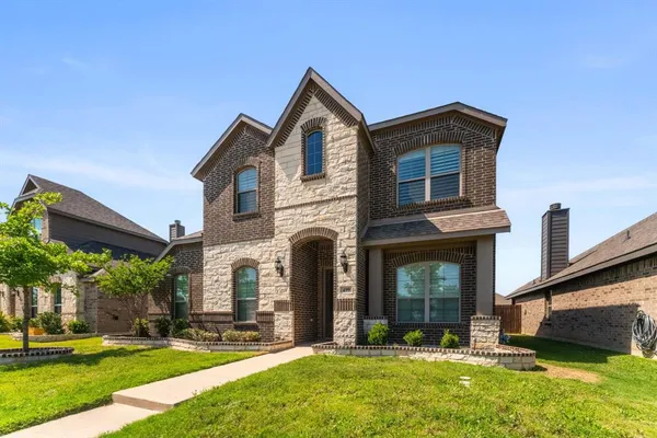 $400,000 | 499 Washington Avenue, Waxahachie, TX 75165