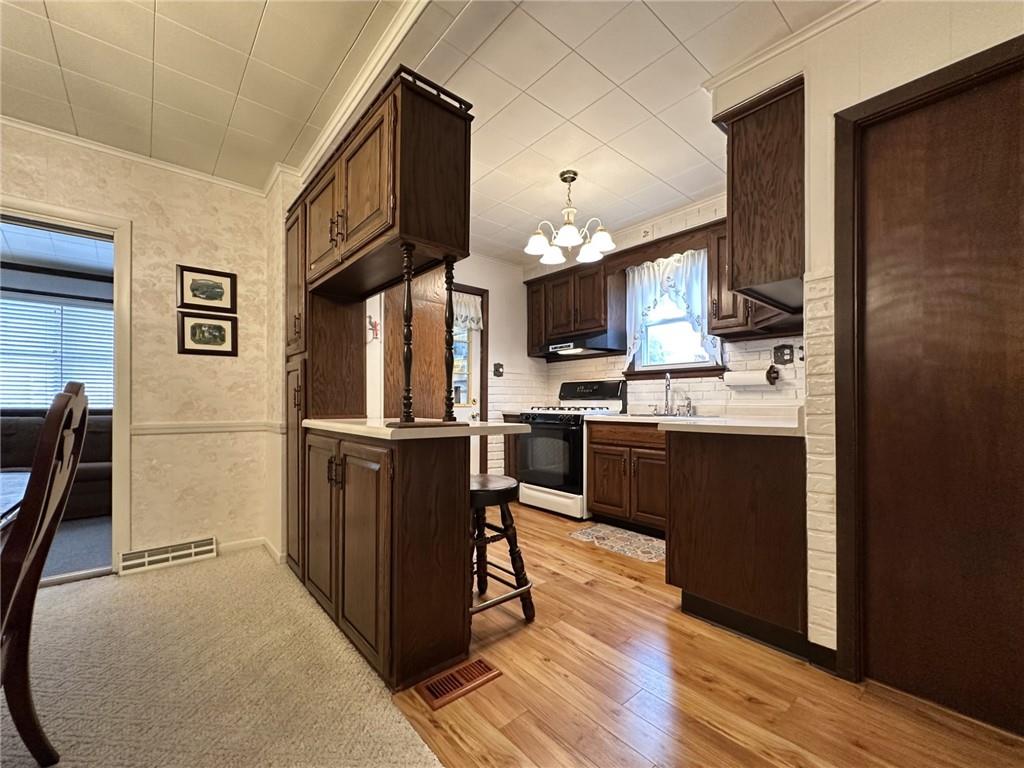 715 Longfellow St Extension Vandergrift, PA 15690 - Photo 7 of 40 Gallery Image 7