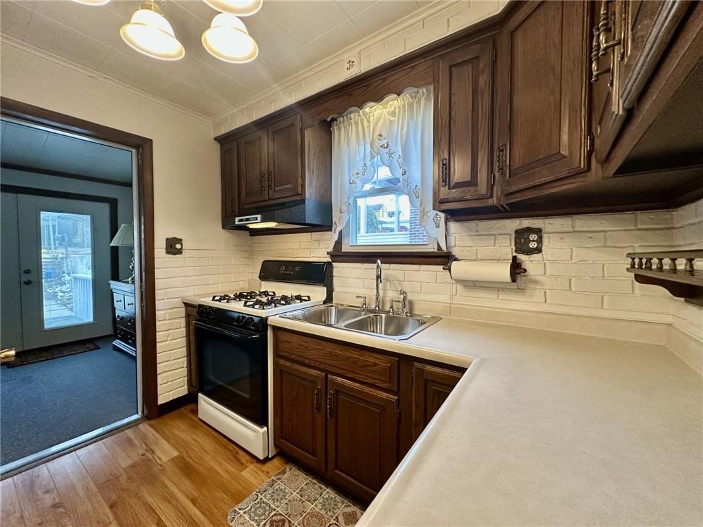 715 Longfellow St Extension Vandergrift, PA 15690 - Photo 8 of 40 Gallery Image 8