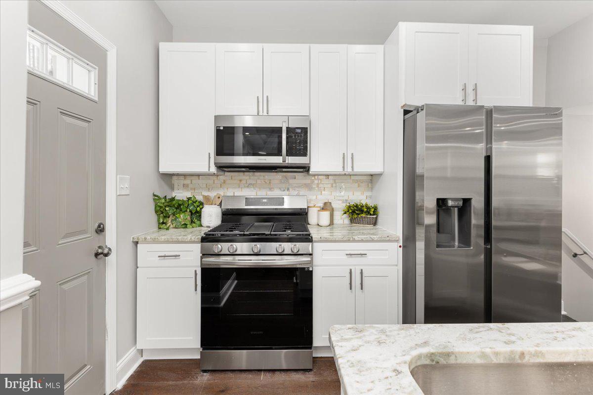 4038 Fairfax Road Baltimore, MD 21216 - Photo 5 of 39