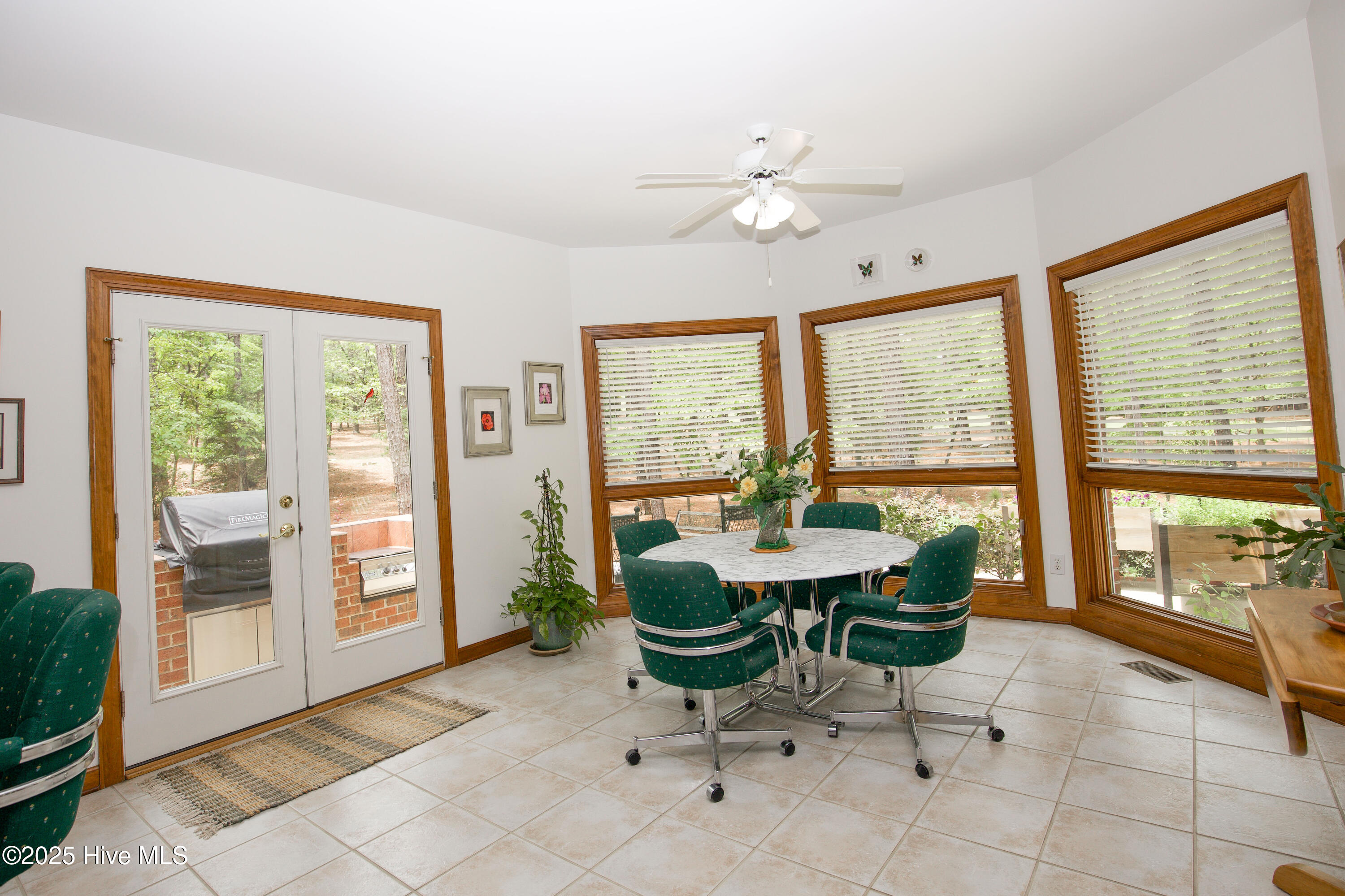 17 Troon Drive Pinehurst, NC 28374 - Photo 33 of 105 Eating area Kitchen