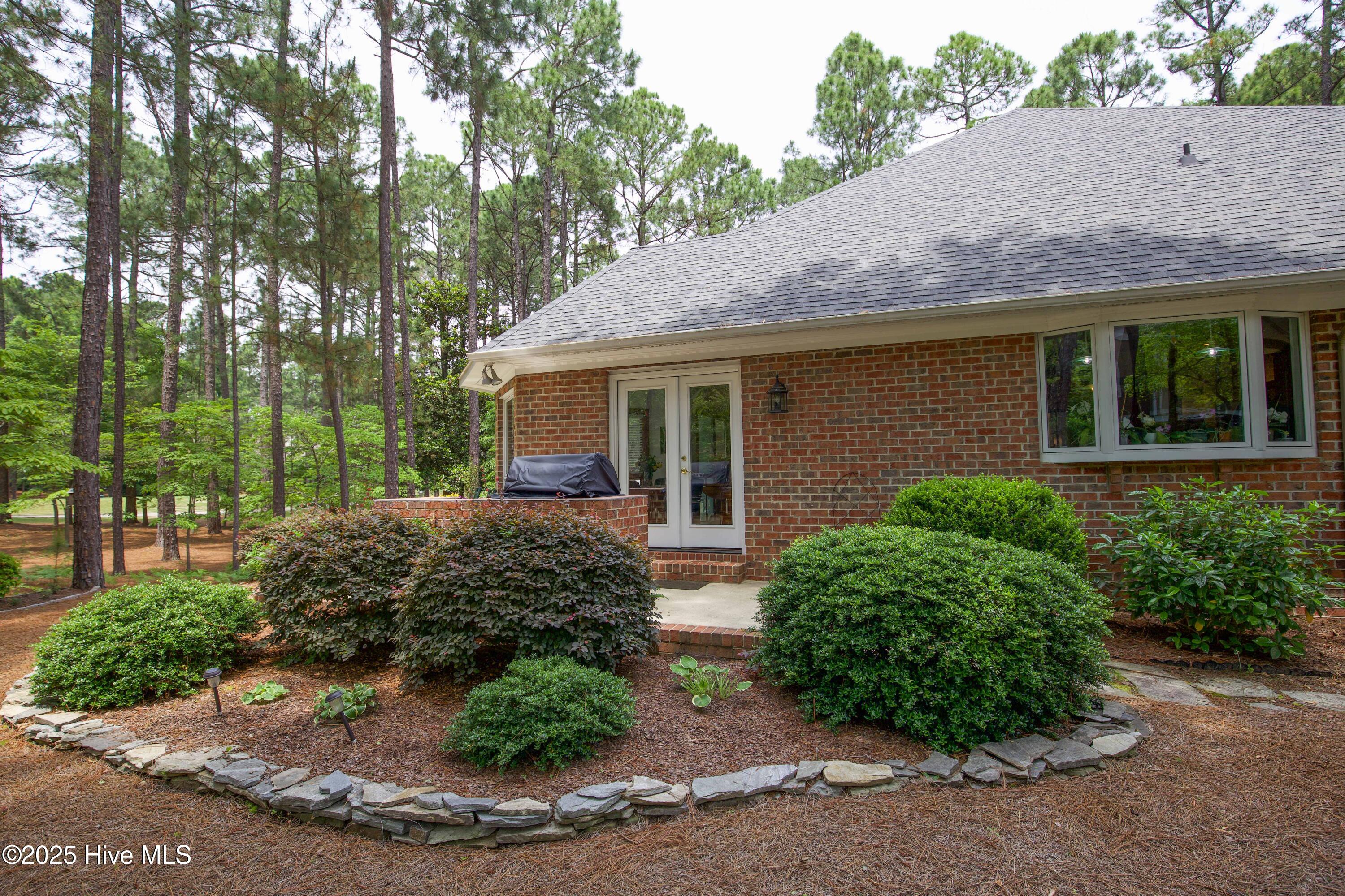 17 Troon Drive Pinehurst, NC 28374 - Photo 82 of 105 View of Side yard