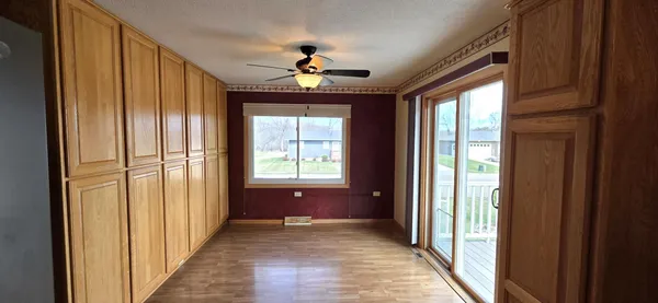 $349,900 | 925 Riverview Drive, Valley City, ND 58072