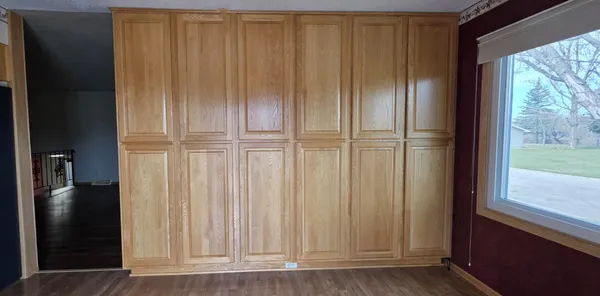 $349,900 | 925 Riverview Drive, Valley City, ND 58072
