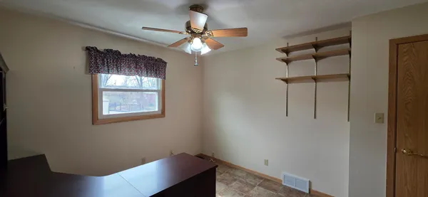 $349,900 | 925 Riverview Drive, Valley City, ND 58072