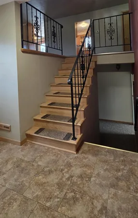$349,900 | 925 Riverview Drive, Valley City, ND 58072