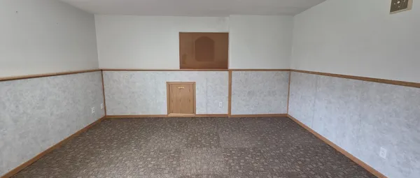 $349,900 | 925 Riverview Drive, Valley City, ND 58072