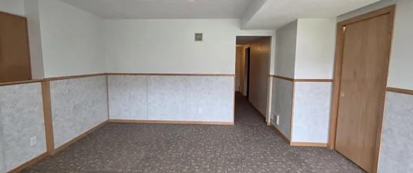 $349,900 | 925 Riverview Drive, Valley City, ND 58072