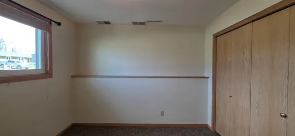 $349,900 | 925 Riverview Drive, Valley City, ND 58072