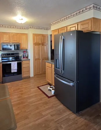 $359,900 | 925 Riverview Drive, Valley City, ND 58072