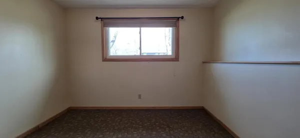 $349,900 | 925 Riverview Drive, Valley City, ND 58072