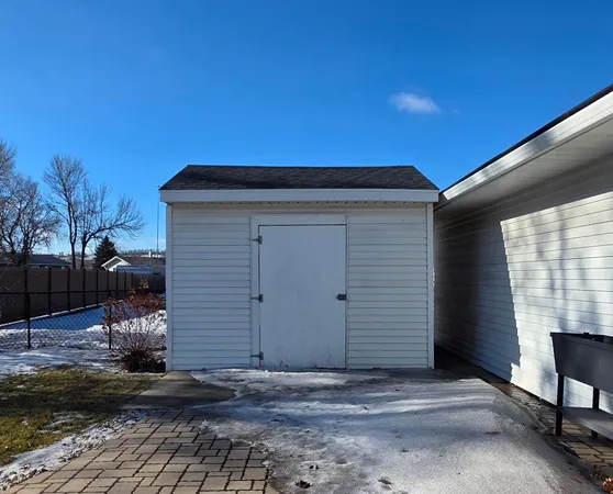 $359,900 | 925 Riverview Drive, Valley City, ND 58072