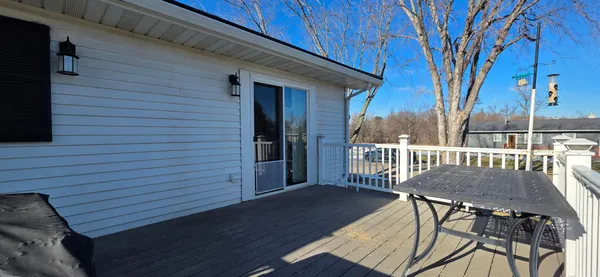 $349,900 | 925 Riverview Drive, Valley City, ND 58072