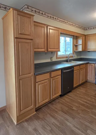 $349,900 | 925 Riverview Drive, Valley City, ND 58072