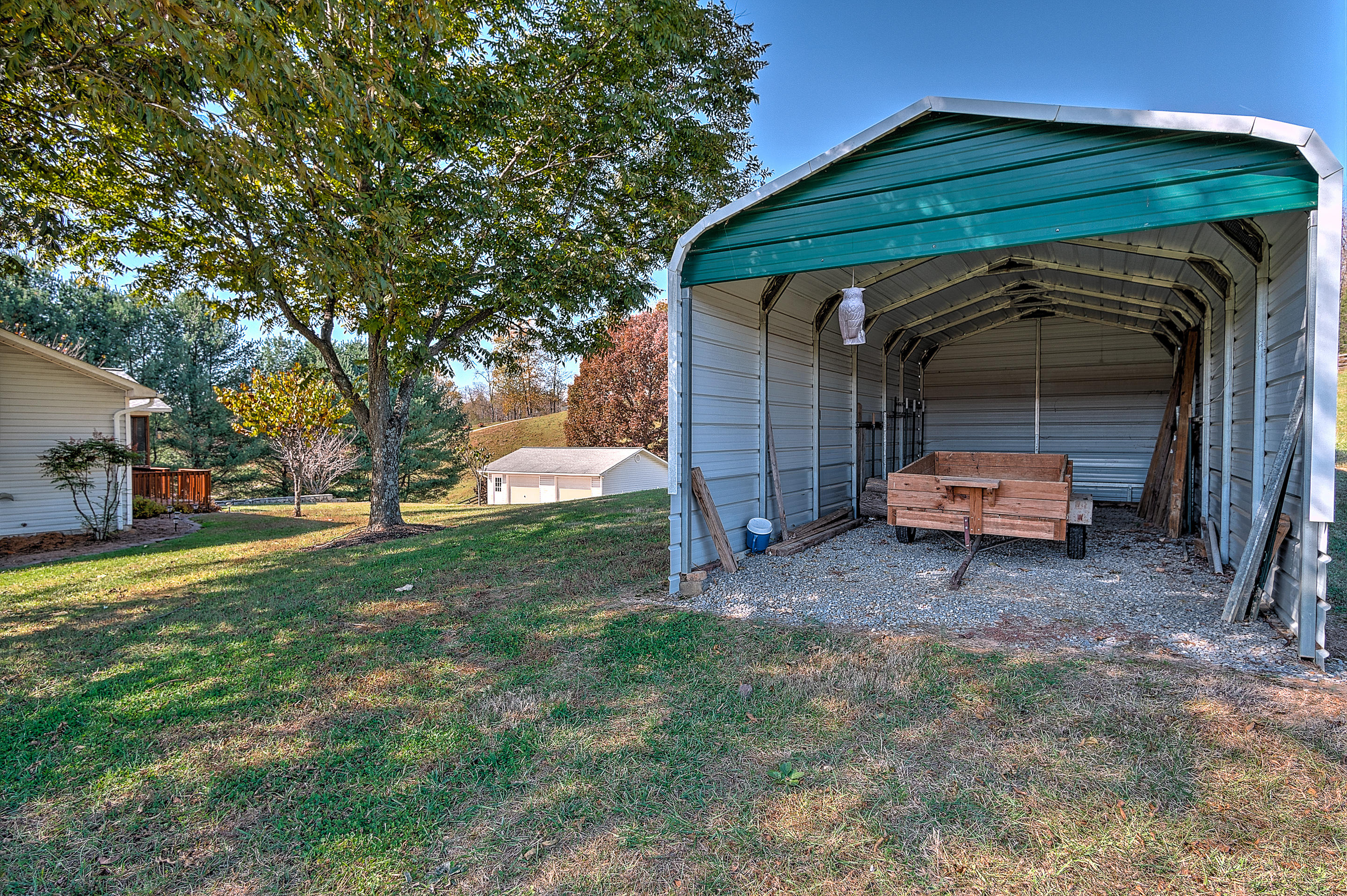 911 V I Ranch Road Bristol, TN 37620 - Photo 16 of 50 exterior-17 (1)