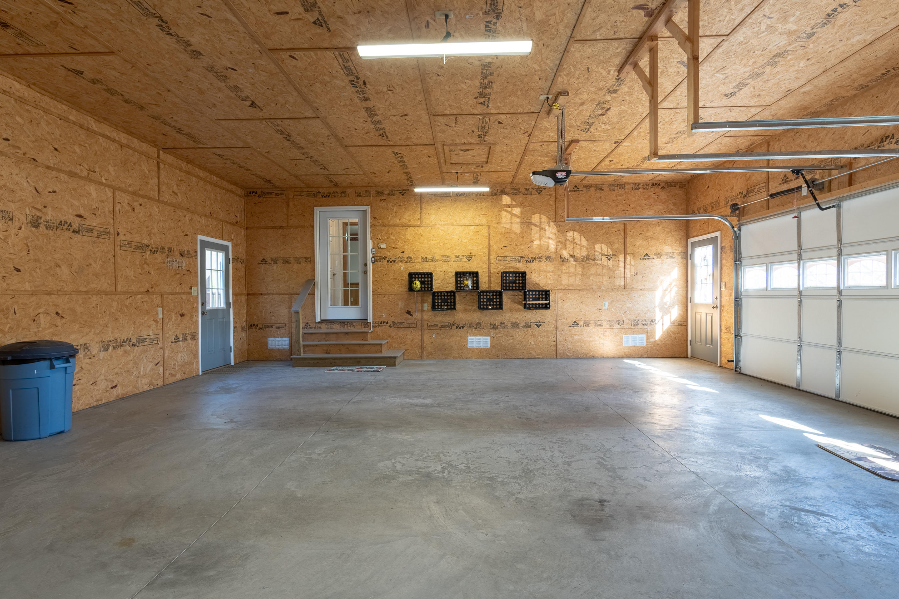 911 V I Ranch Road Bristol, TN 37620 - Photo 39 of 50 interior-20 (1)