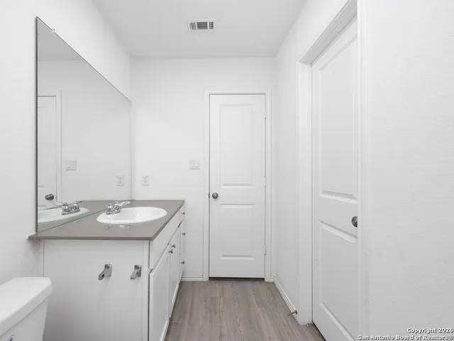 $1,375 | 12831 Chinali Springs, St. Hedwig, TX 78152