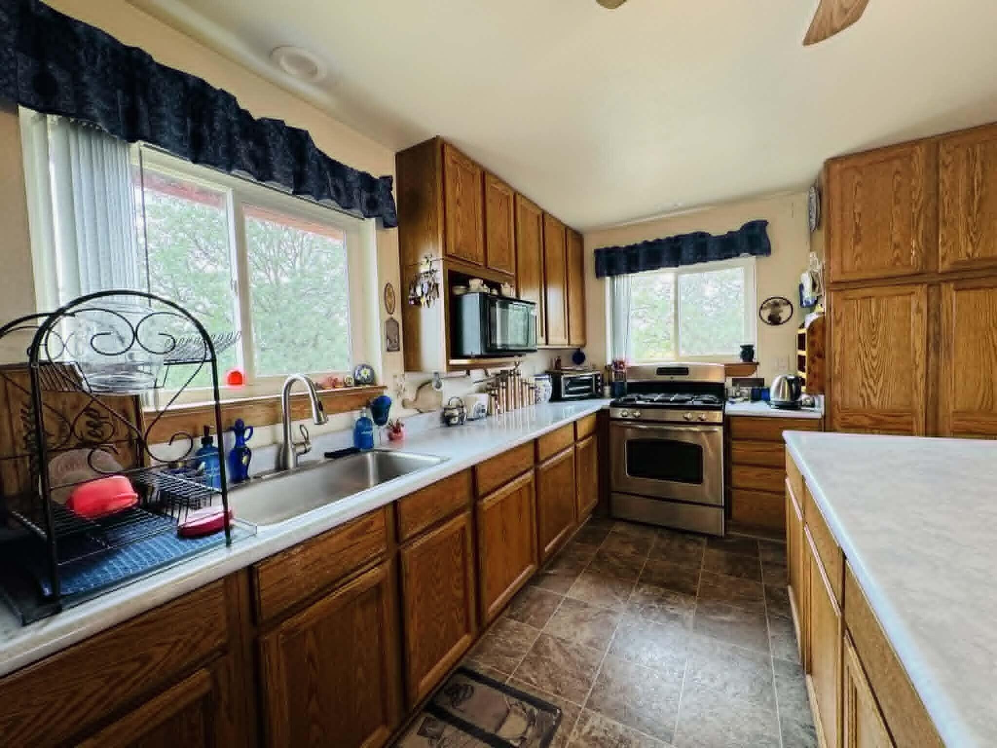 6231 Ridgetop Road Anderson, CA 96007 - Photo 20 of 48 73