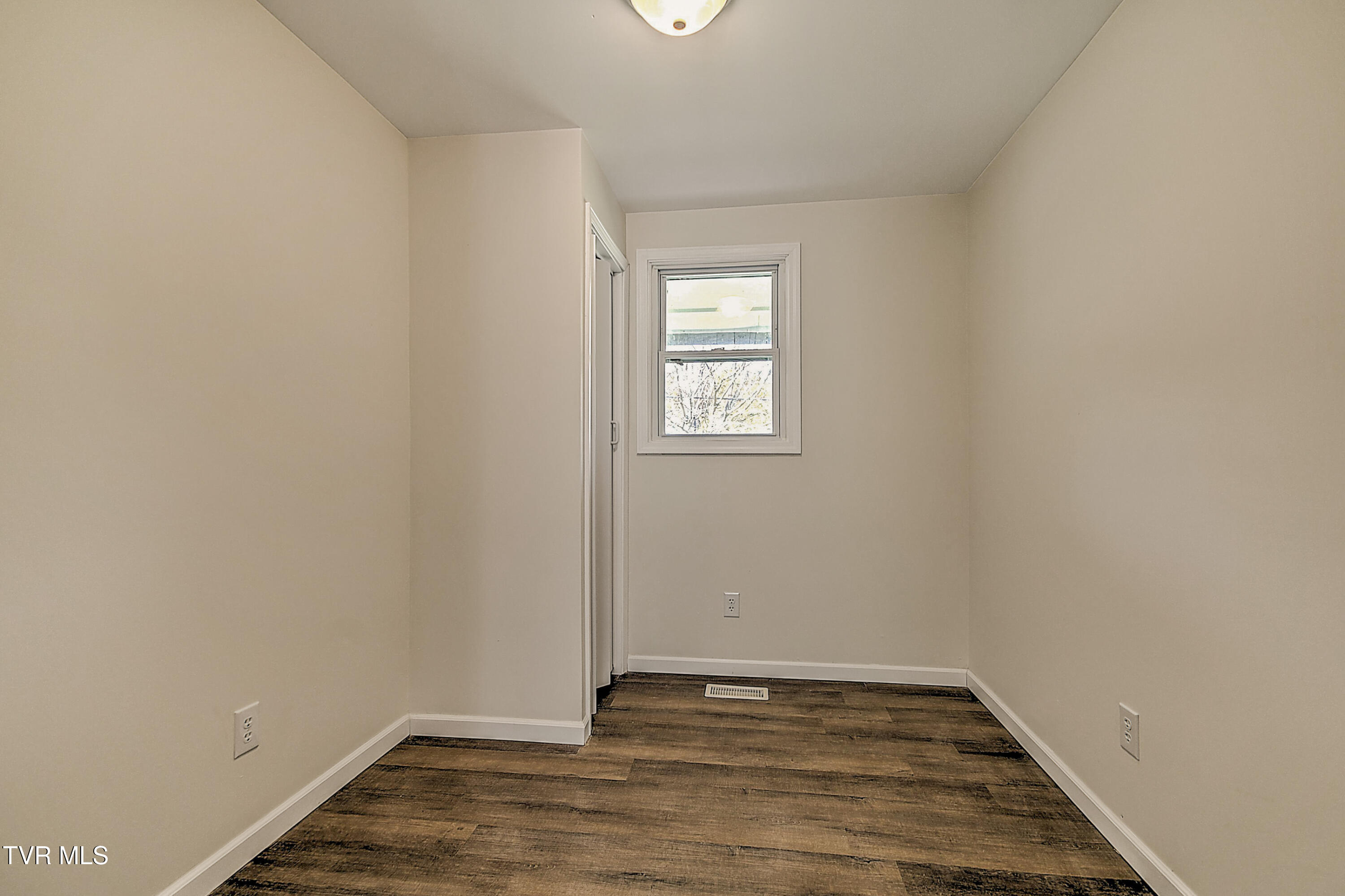 1091 Shipley Ferry Road Blountville, TN 37617 - Photo 16 of 44 1091 Shipley Ferry RF-18