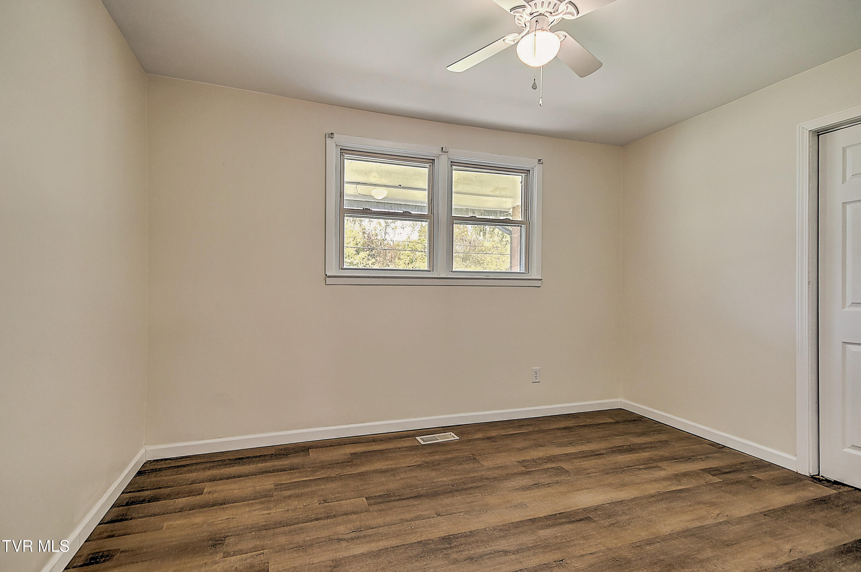 1091 Shipley Ferry Road Blountville, TN 37617 - Photo 20 of 44 1091 Shipley Ferry RF-24