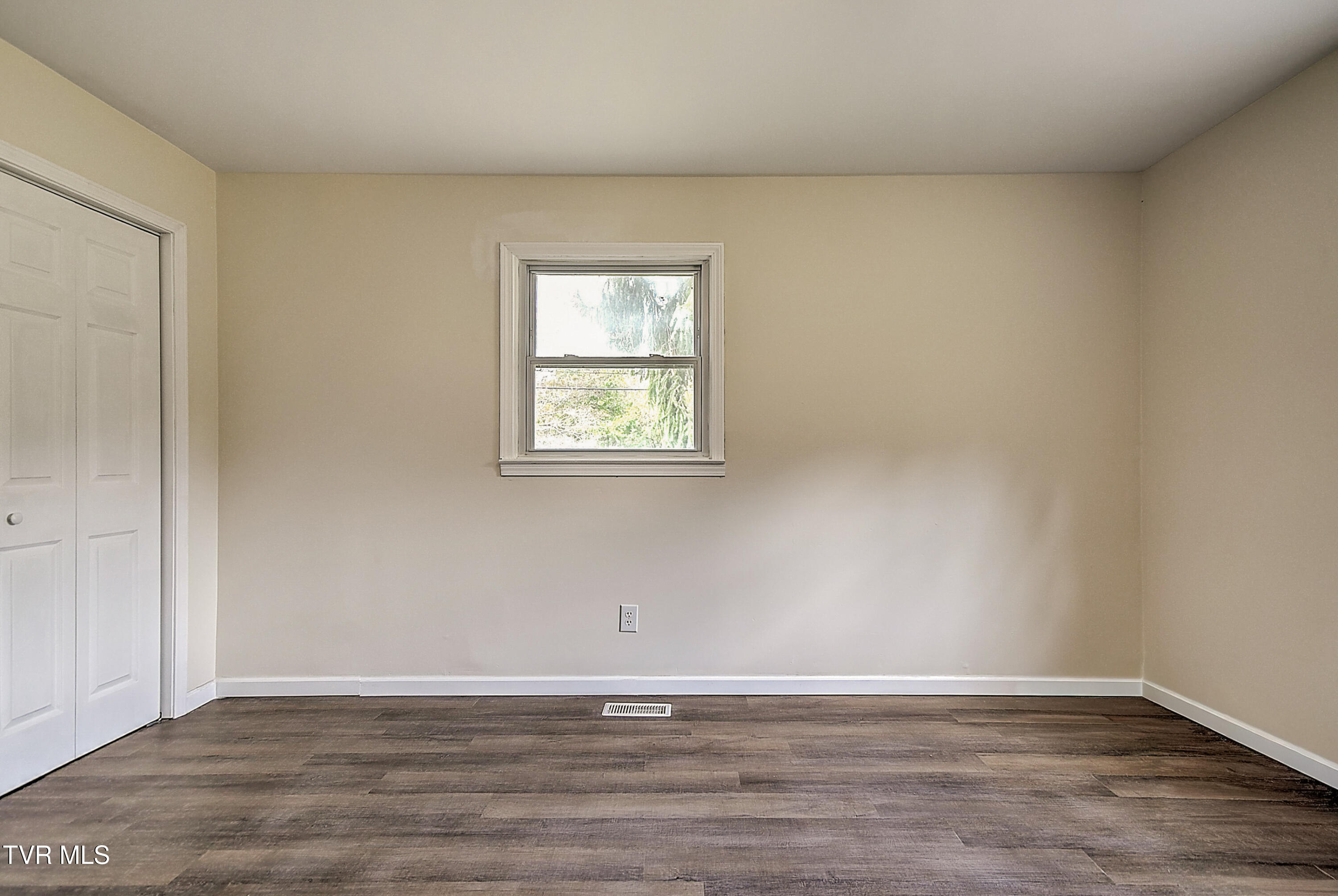 1091 Shipley Ferry Road Blountville, TN 37617 - Photo 25 of 44 1091 Shipley Ferry RF-27