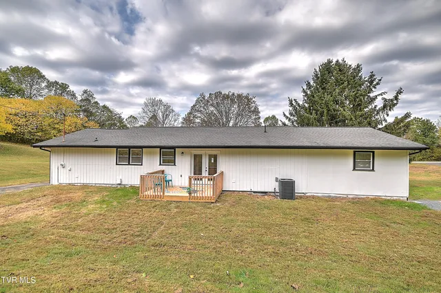 $369,900 | 1091 Shipley Ferry Road, Blountville, TN 37617