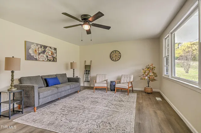 $369,900 | 1091 Shipley Ferry Road, Blountville, TN 37617