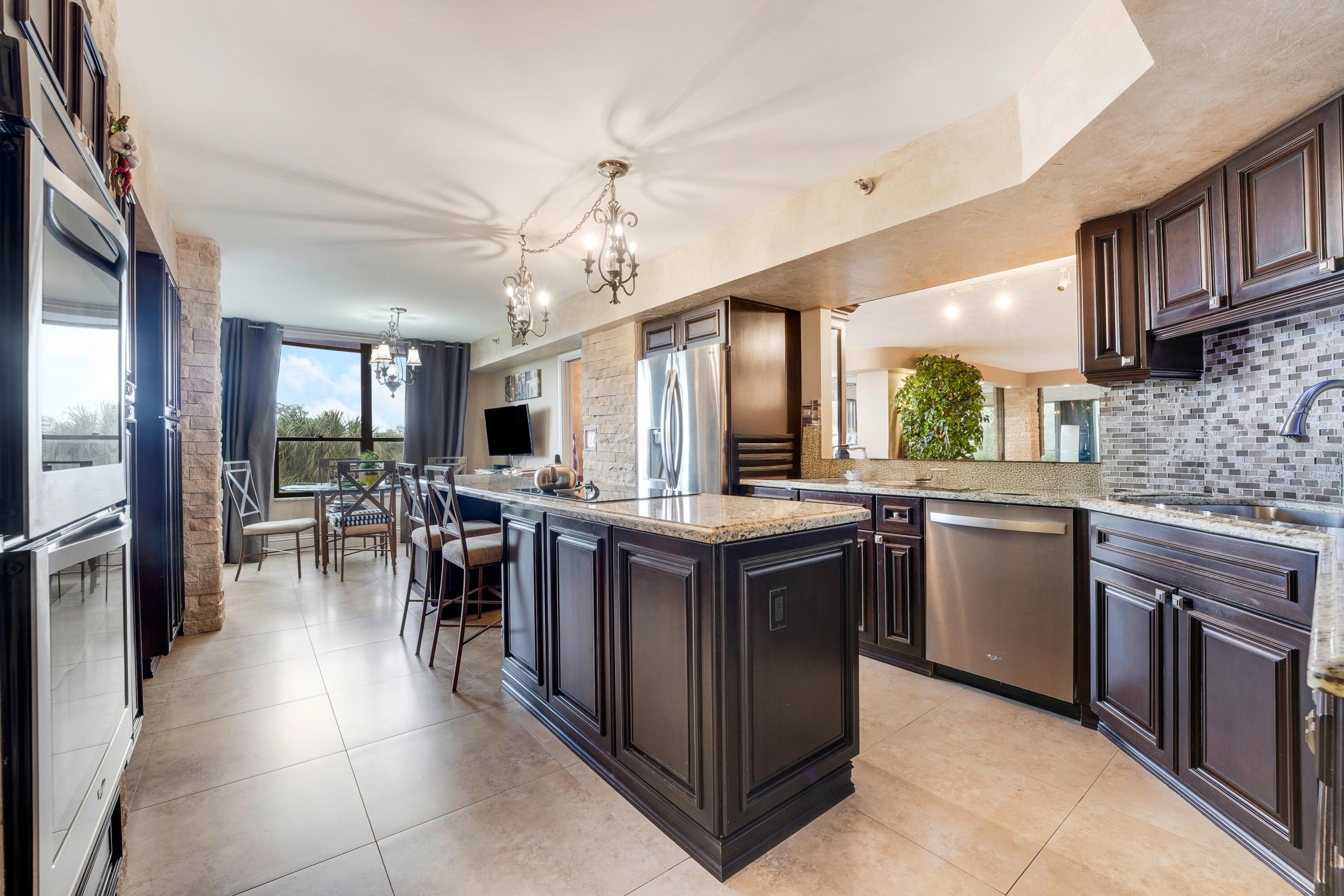 7567 Imperial Drive, Unit 402 Boca Raton, FL 33433 - Photo 4 of 39 Kitchen-3