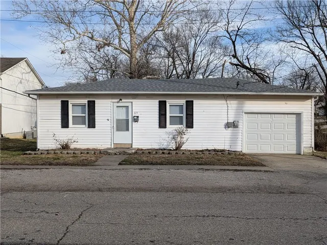 $158,000 | 615 Cleburn Street, Warrensburg, MO 64093