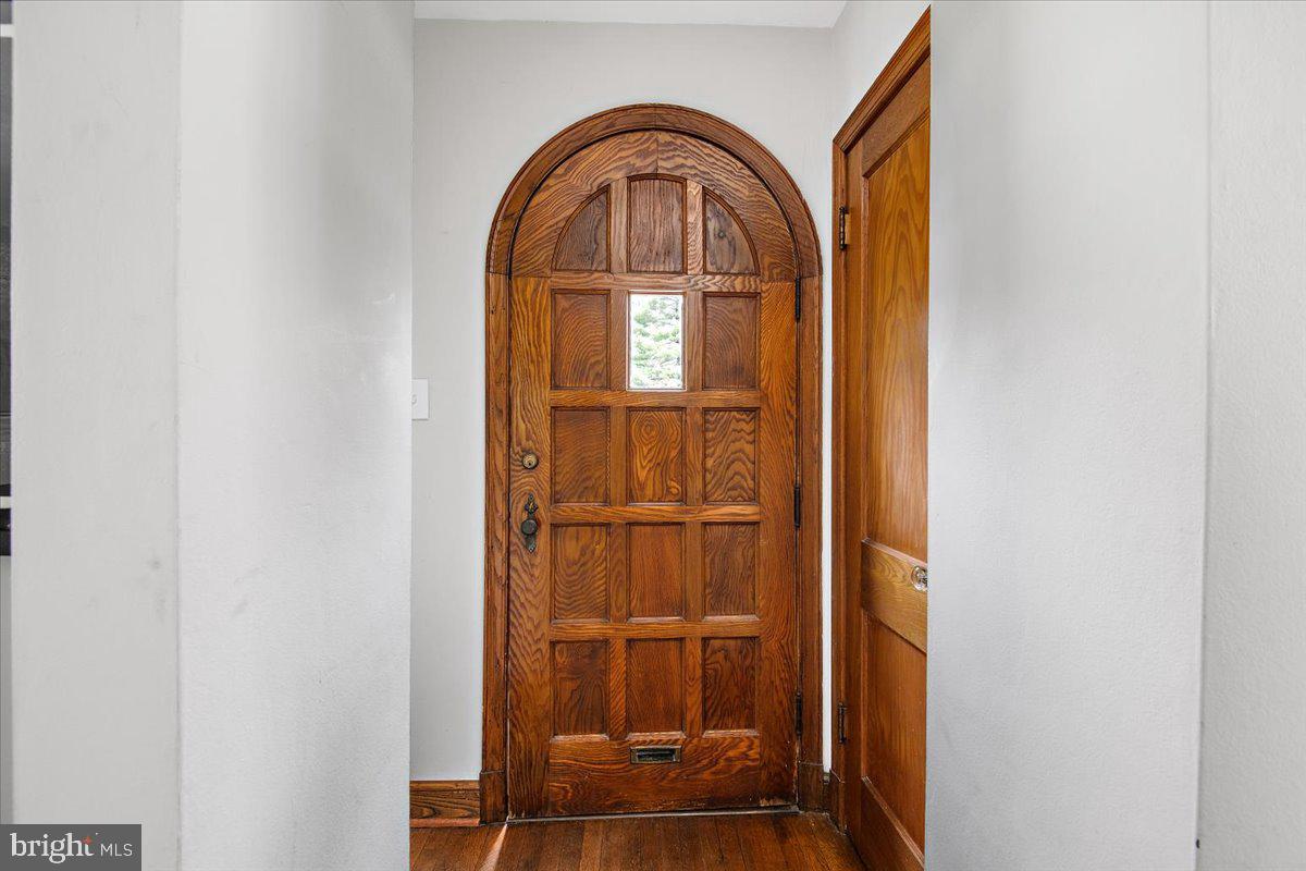 1508 Grace Church Road Silver Spring, MD 20910 - Photo 4 of 47 Gallery Image 4