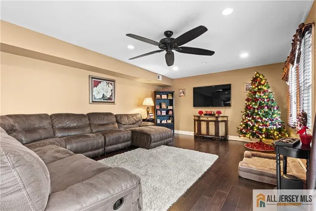 $925,000 | 6 Surrey Drive, Old Bridge, NJ 08857