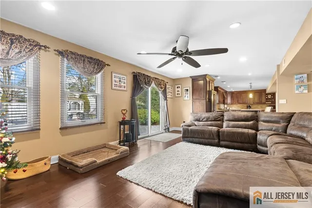 $925,000 | 6 Surrey Drive, Old Bridge, NJ 08857