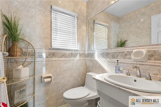 $925,000 | 6 Surrey Drive, Old Bridge, NJ 08857