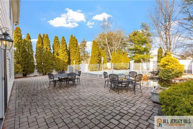 $925,000 | 6 Surrey Drive, Old Bridge, NJ 08857