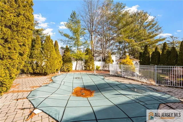$925,000 | 6 Surrey Drive, Old Bridge, NJ 08857