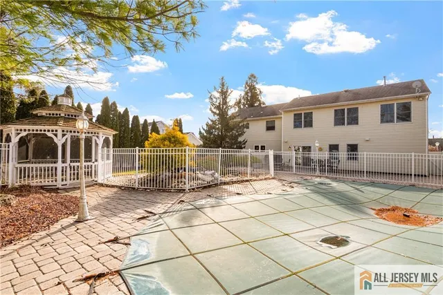 $925,000 | 6 Surrey Drive, Old Bridge, NJ 08857