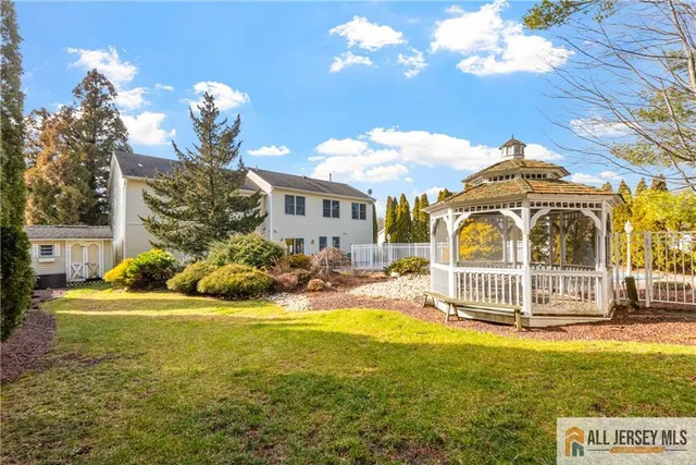 $925,000 | 6 Surrey Drive, Old Bridge, NJ 08857