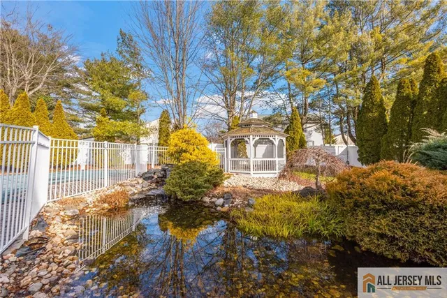 $925,000 | 6 Surrey Drive, Old Bridge, NJ 08857