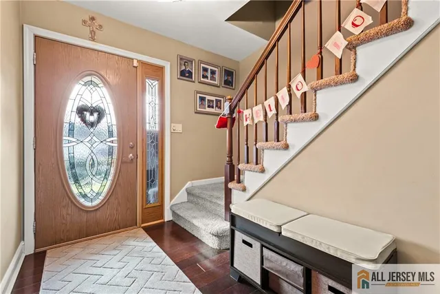 $925,000 | 6 Surrey Drive, Old Bridge, NJ 08857