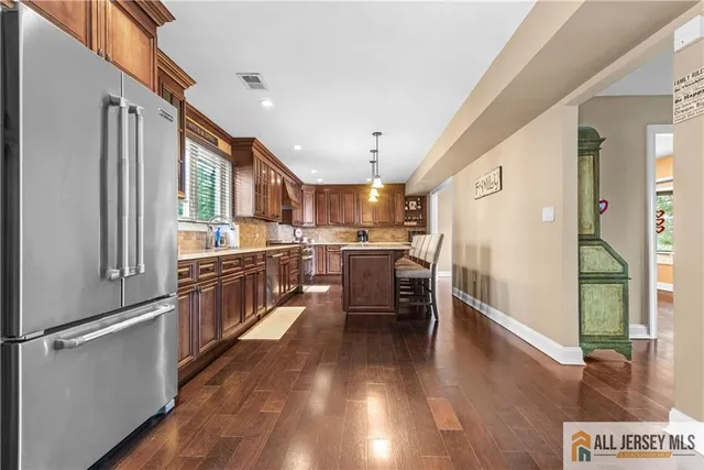 $925,000 | 6 Surrey Drive, Old Bridge, NJ 08857