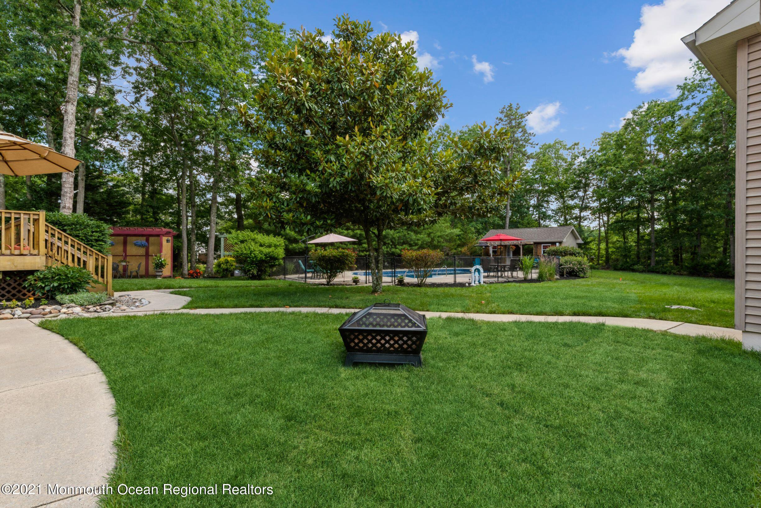 174 Mary Bell Road Manahawkin, NJ 08050 - Photo 21 of 25 gailyard