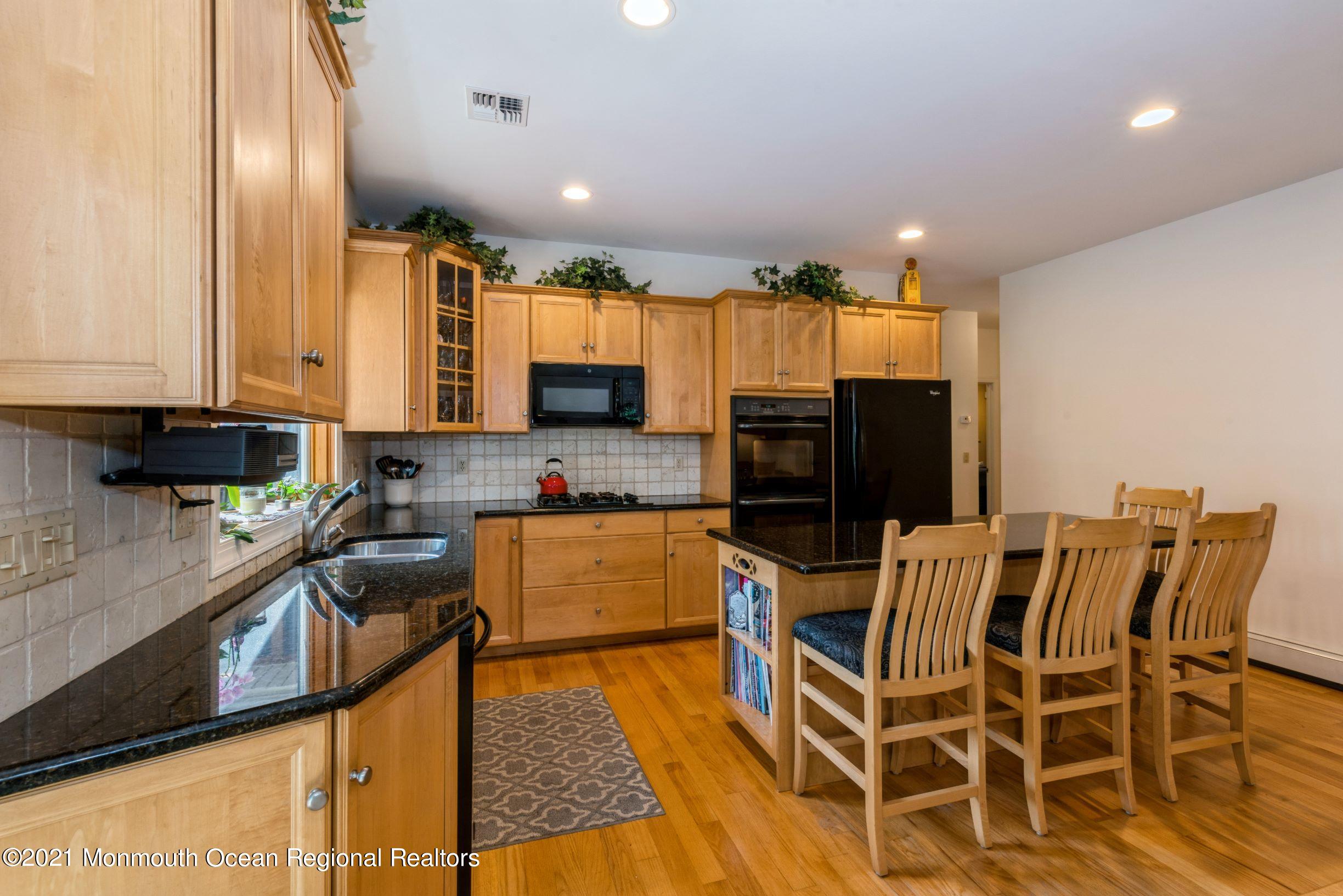 174 Mary Bell Road Manahawkin, NJ 08050 - Photo 9 of 25 gailkit2