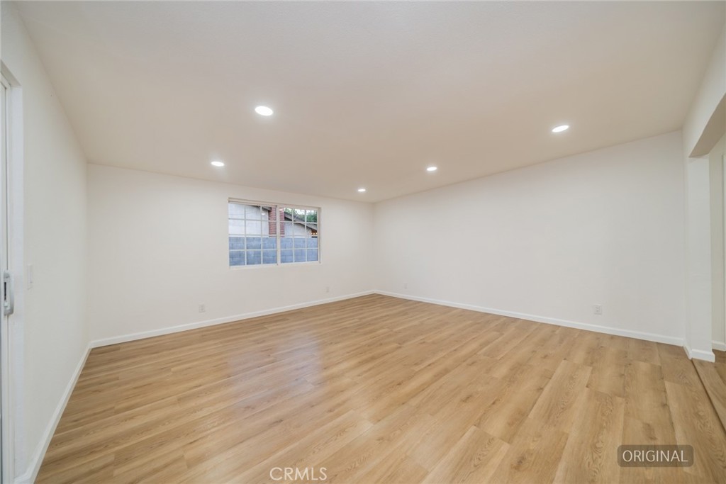 555 North Chestnut Avenue Rialto, CA 92376 - Photo 14 of 33 a view of an empty room