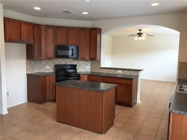 $2,275 | 3523 Shiraz Loop, Round Rock, TX 78665