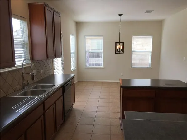 $2,275 | 3523 Shiraz Loop, Round Rock, TX 78665