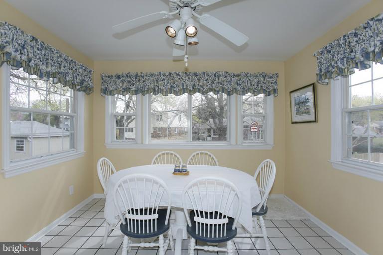 11503 Nairn Road Silver Spring, MD 20902 - Photo 11 of 24 Interior (General)